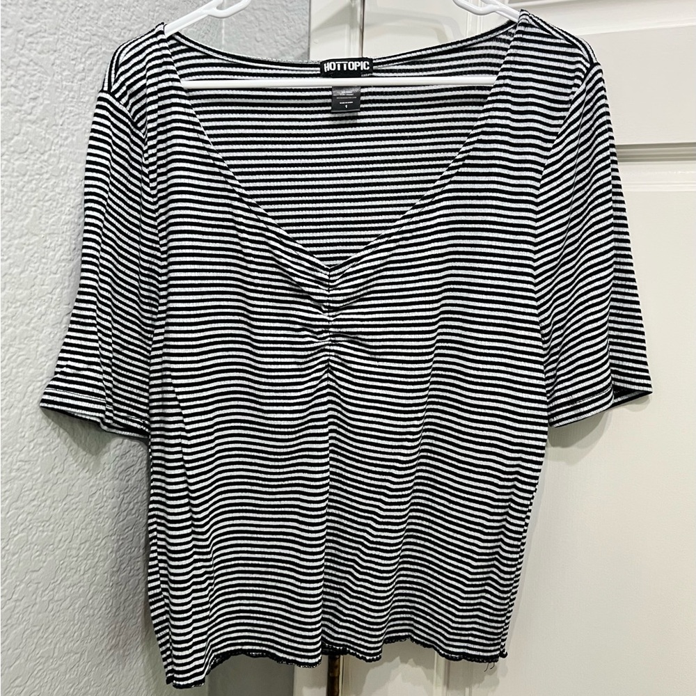 Hot Topic crop striped top